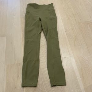 lululemon green leggings with pockets!